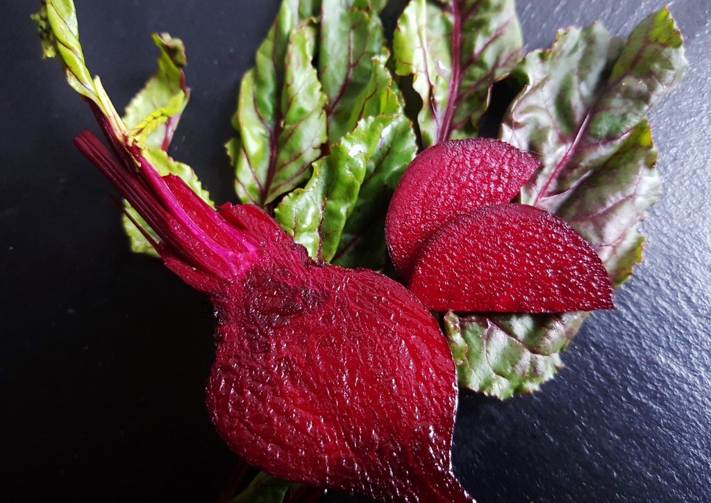 Rote Rübe, Rote Beete, Beta vulgaris, Beta vulgaris subsp. vulgariseta, Raune, Rote Rüben