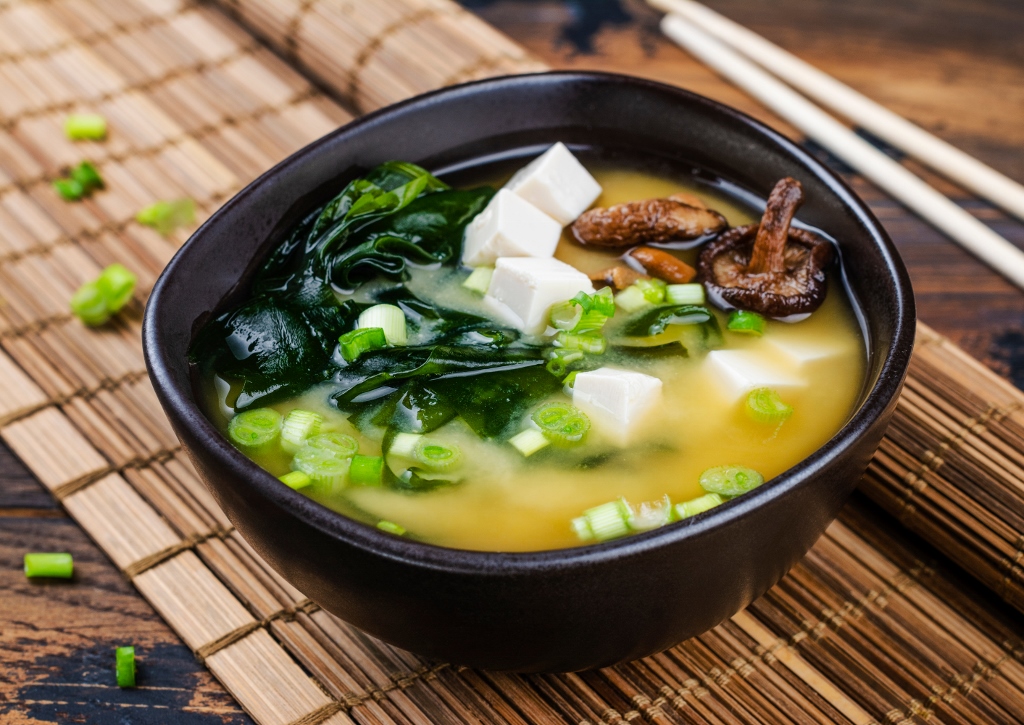 Probiotika, pflanzliche Probiotika, Probiotikum, Präbiotikum, Präbiotika, fermentierte Lebensmittel, vegan, probiotisch, probiotische Lebensmittel, Miso, Miso Suppe