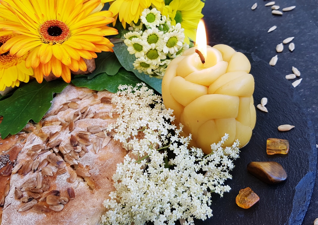 Litha, Sommersonnwende, Mittsommer, Midsummer, Summer Solstice, Licht, Holunder, Mittsommerbrot