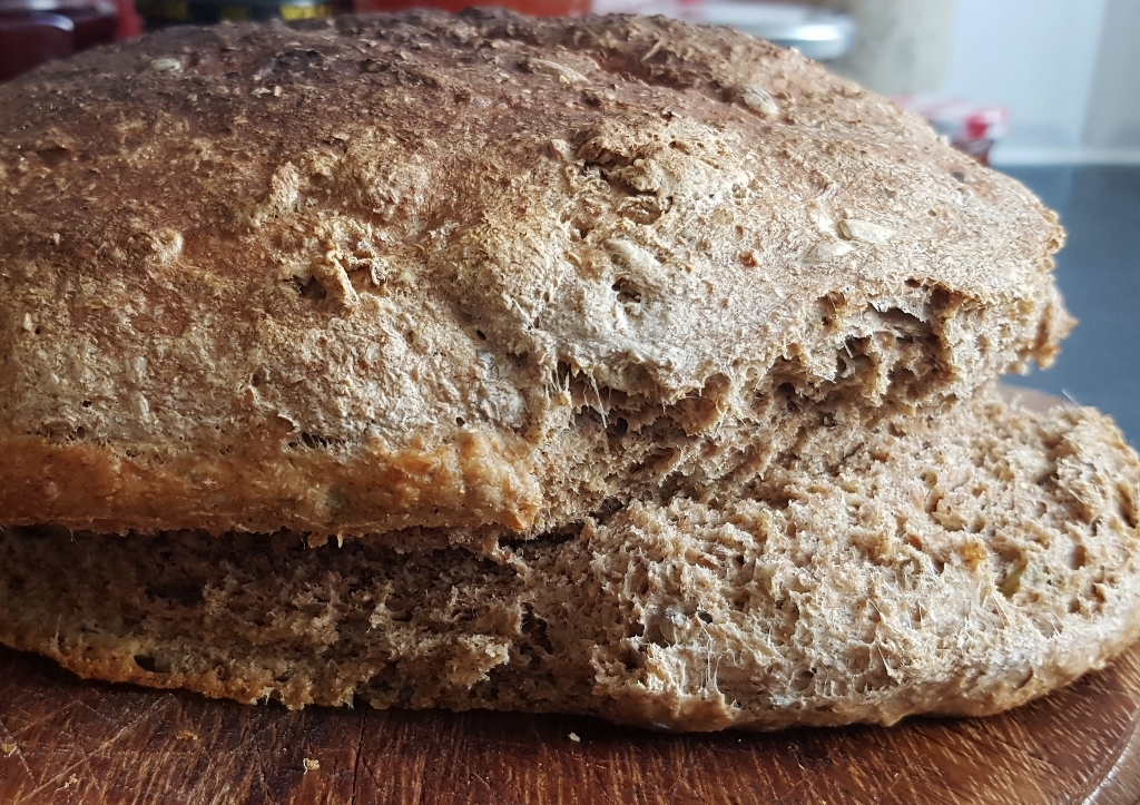 Brot, Bauernbrot, Brotschnitt, Schnittfehler