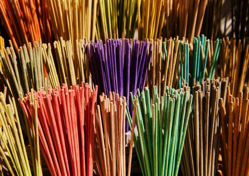 Duftkräuter, Räucherwerk, Räucherstäbchen