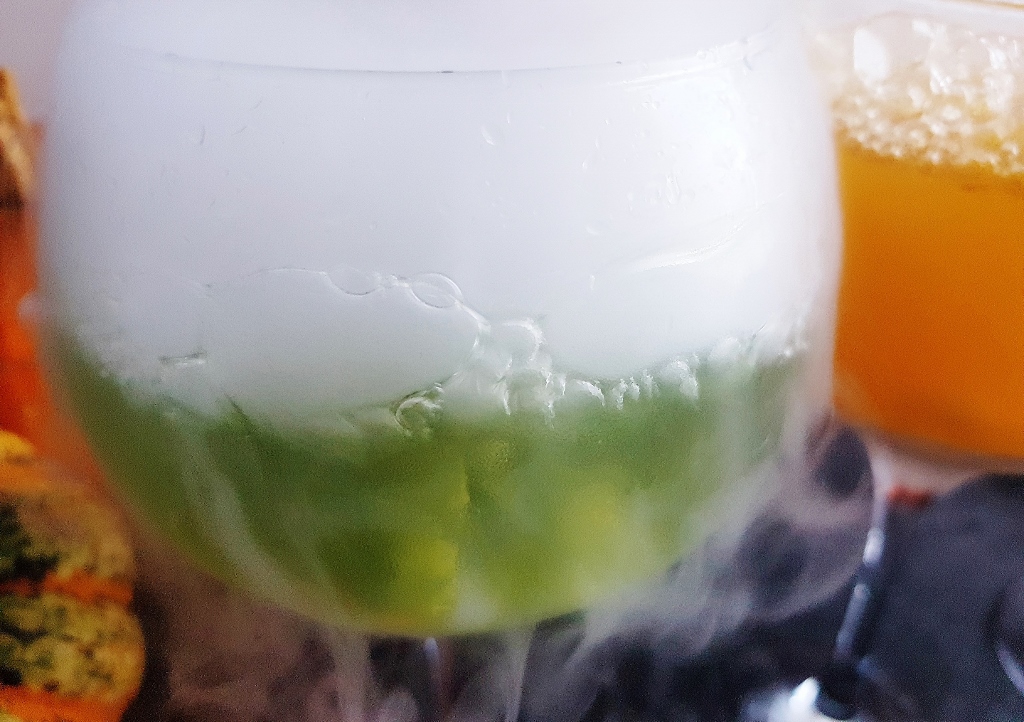 Halloween-Rezepte, Halloween-Cocktails, Giftkräuterextrakt