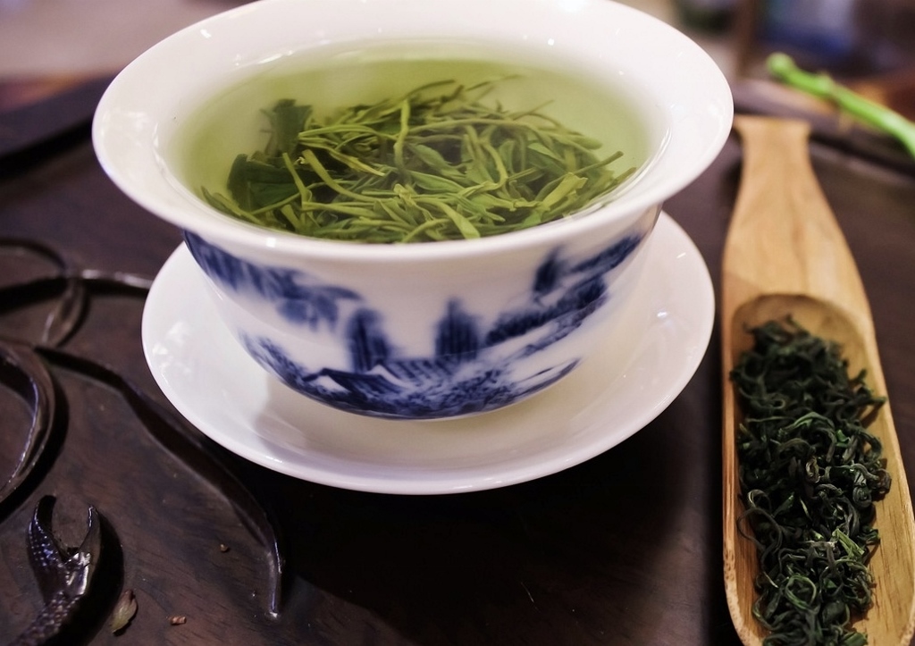 Tee, Teekräuter, Grüner Tee, Teepflanze, Kamelie, Camellia sinensis, Teestrauch, Teeblätter, Gelber Tee, Weißer Tee