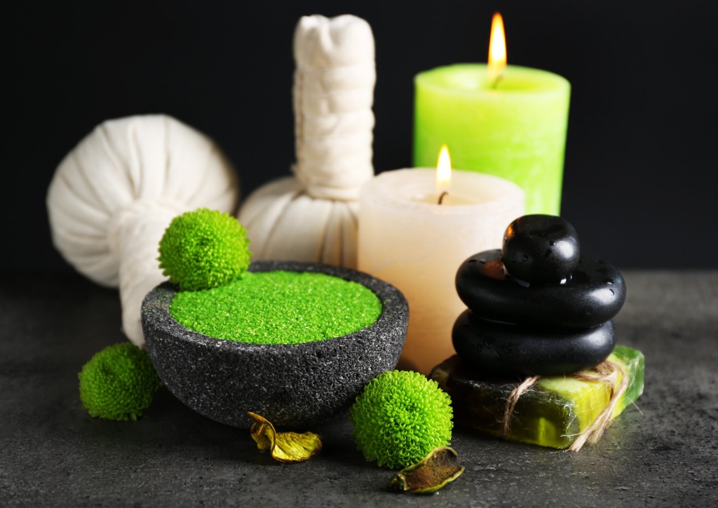 Wellness, Spa, Beauty-Kur, Naturseife, Badesalz, Hot-Stone,Massage