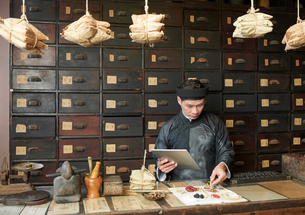 Chinesische Apotheke, TCM, TCM Kräuter, Apotheker