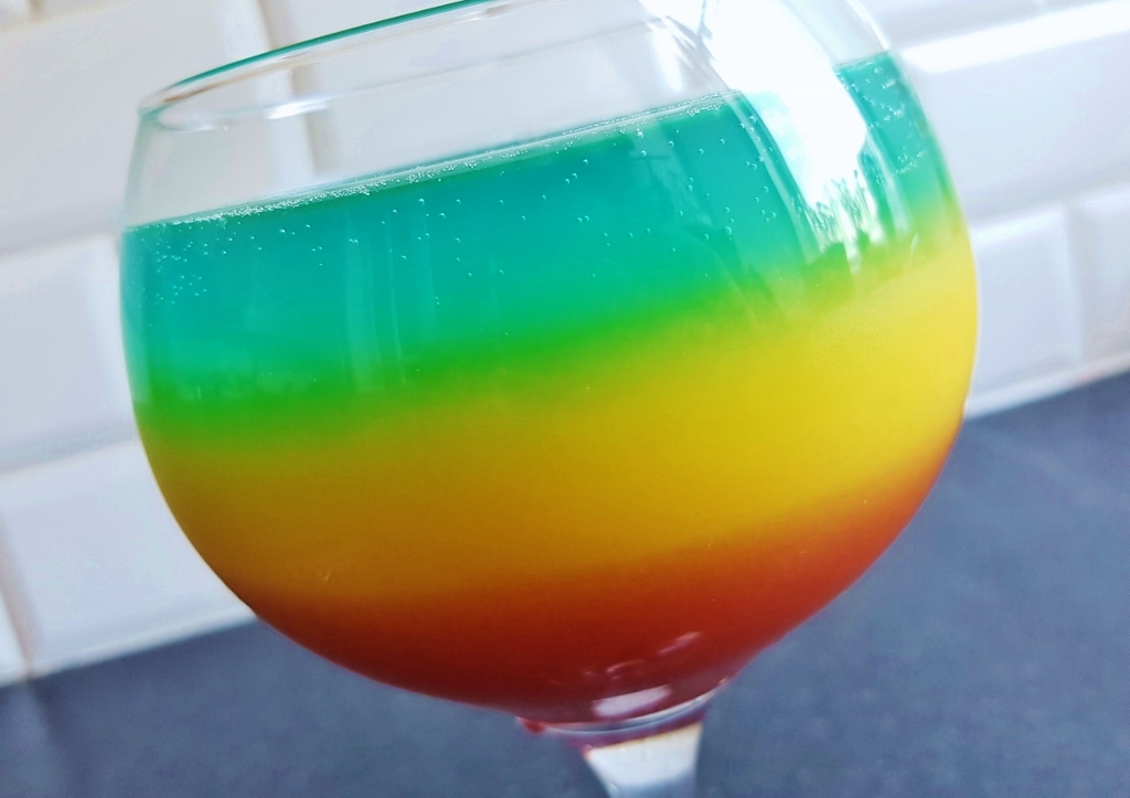 Rainbow-Cocktail, Rainbow Cocktail, LGBTQ+. Rezepte, Pride Month, Regenbogen