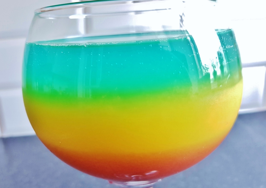 Rainbow-Cocktail, Rainbow Cocktail, LGBTQ+. Rezepte, Pride Month, Regenbogen