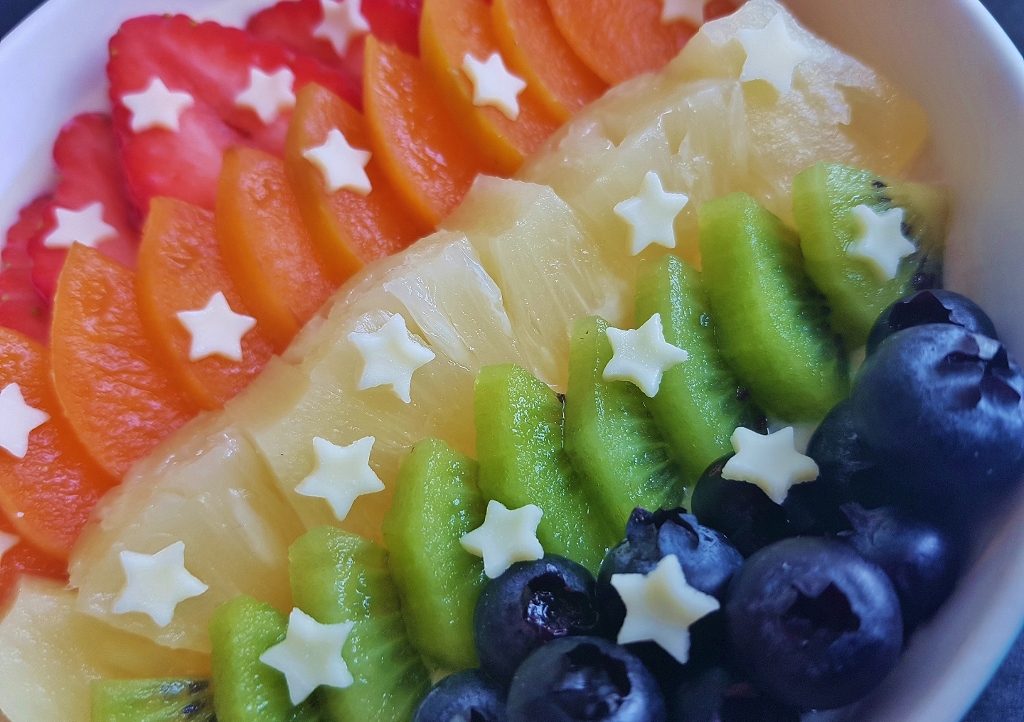Rainbow Smoothie Bowl, Smothie Bowl, LGBTQ+, Pride Month, Rezepte