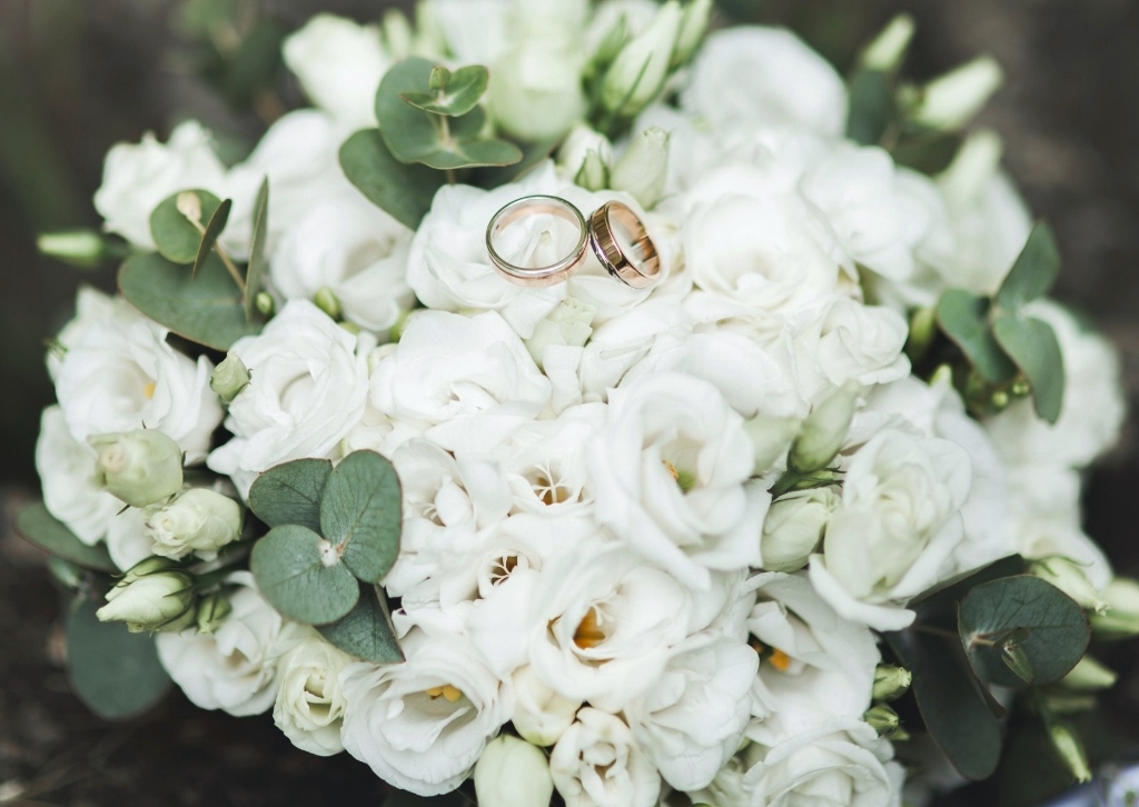 Blumen für die Hochzeit, Brautstrauß, Blumenstrauß, weiß