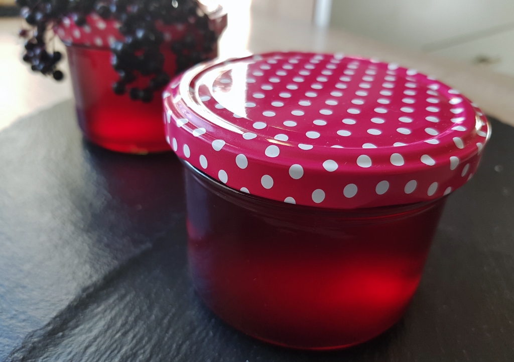Holunder, Holunderbeeren, Holunderbeeren-Sirup, Holunder-Sirup