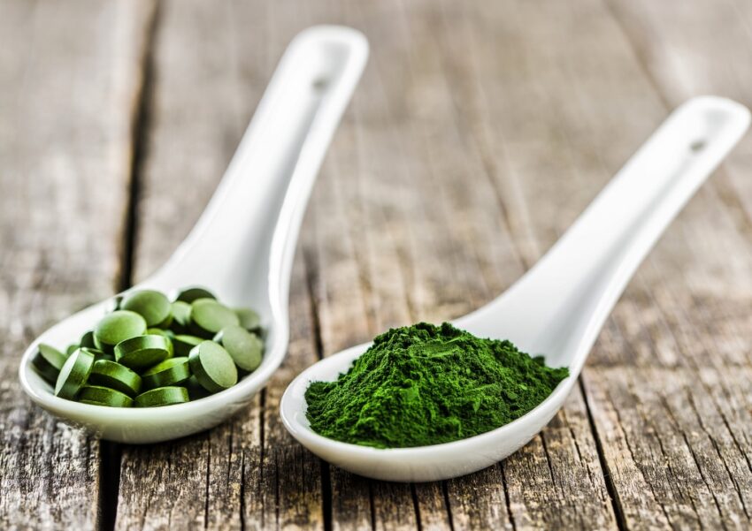 Chlorella, Chlorella vulgaris, Chlorellapulver, Superfood, Nahrungsergänzungsmittel